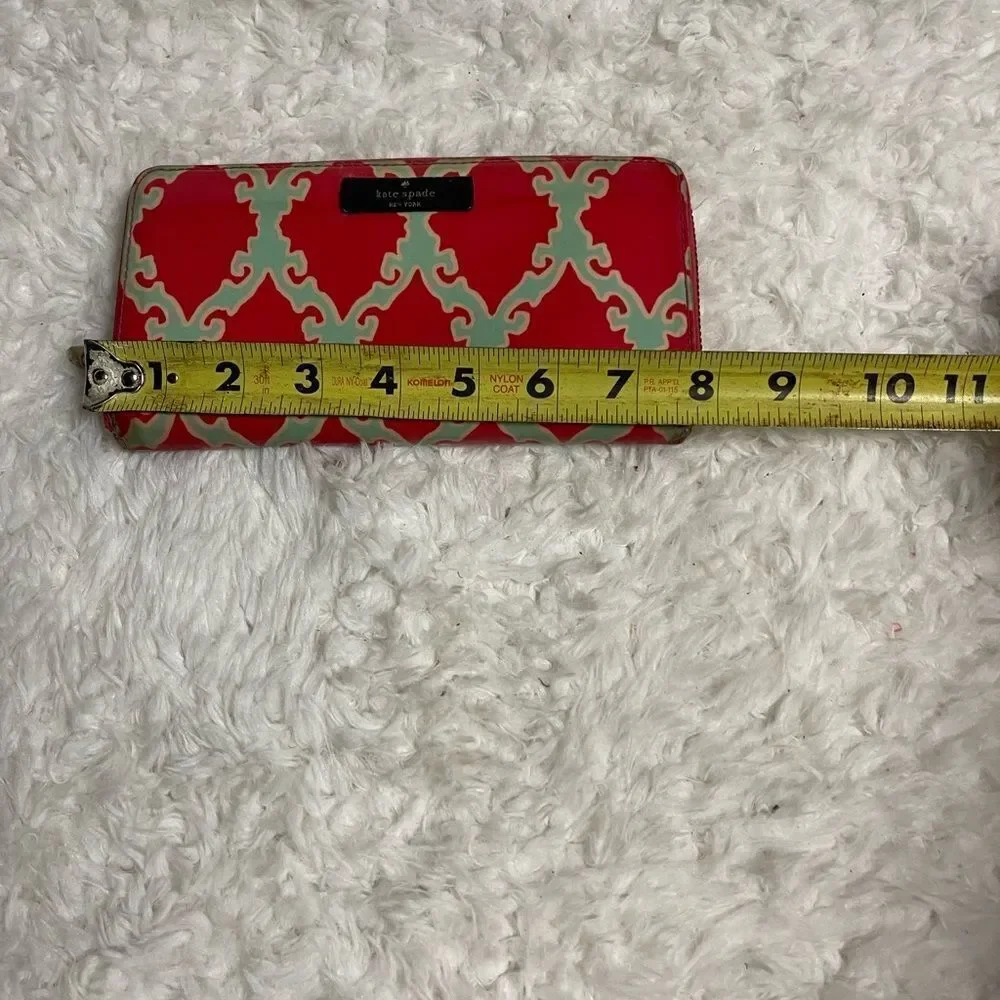 Kate Spade Neda Daycation Wallet Coral Red Turquoise Blue.